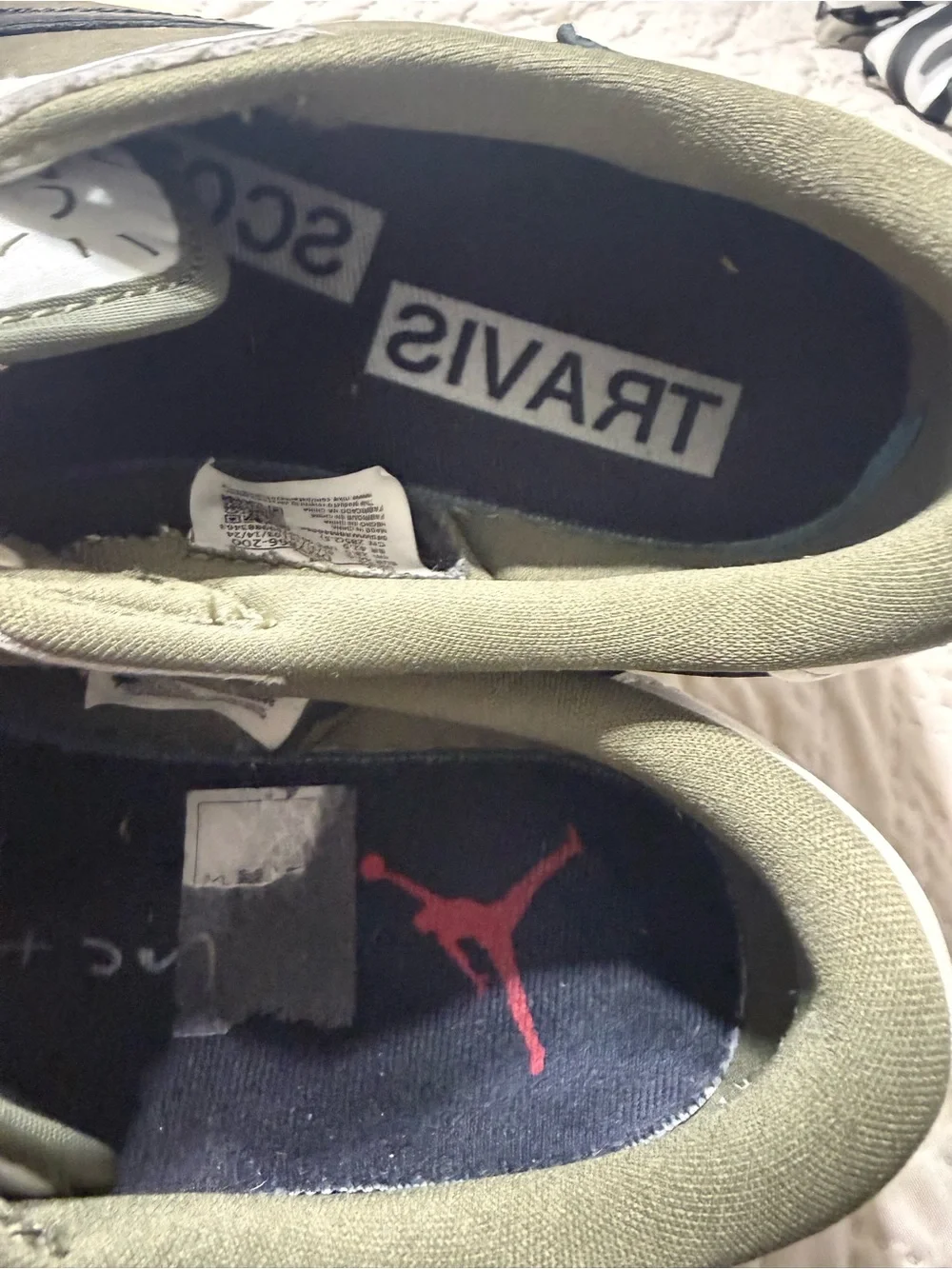 Travis Scott x Air Jordan 1 Low OG SP médium olive and white-  Low-Top Sneakers